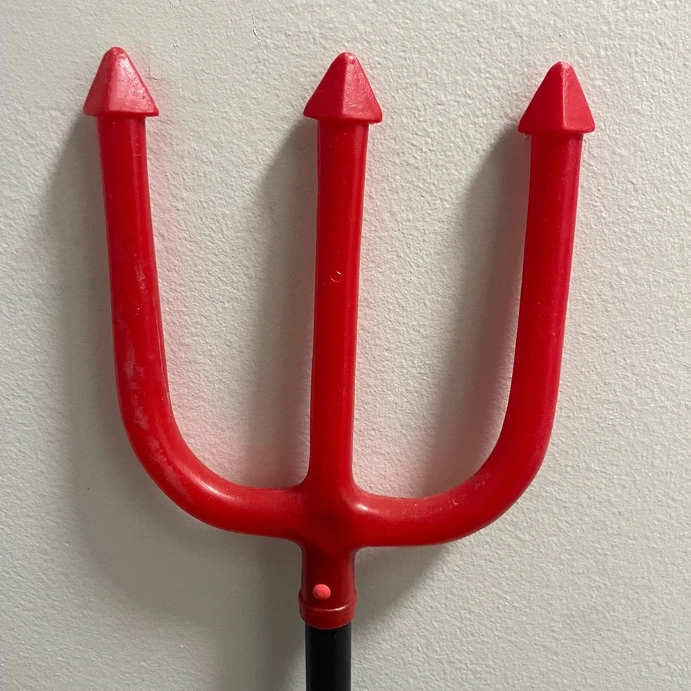 47” Red Devil Trident – Halloween Prop - Picture 4 of 5